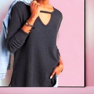 NEW!  Antropologie T.la  Cut-Out front detail Sz Xs